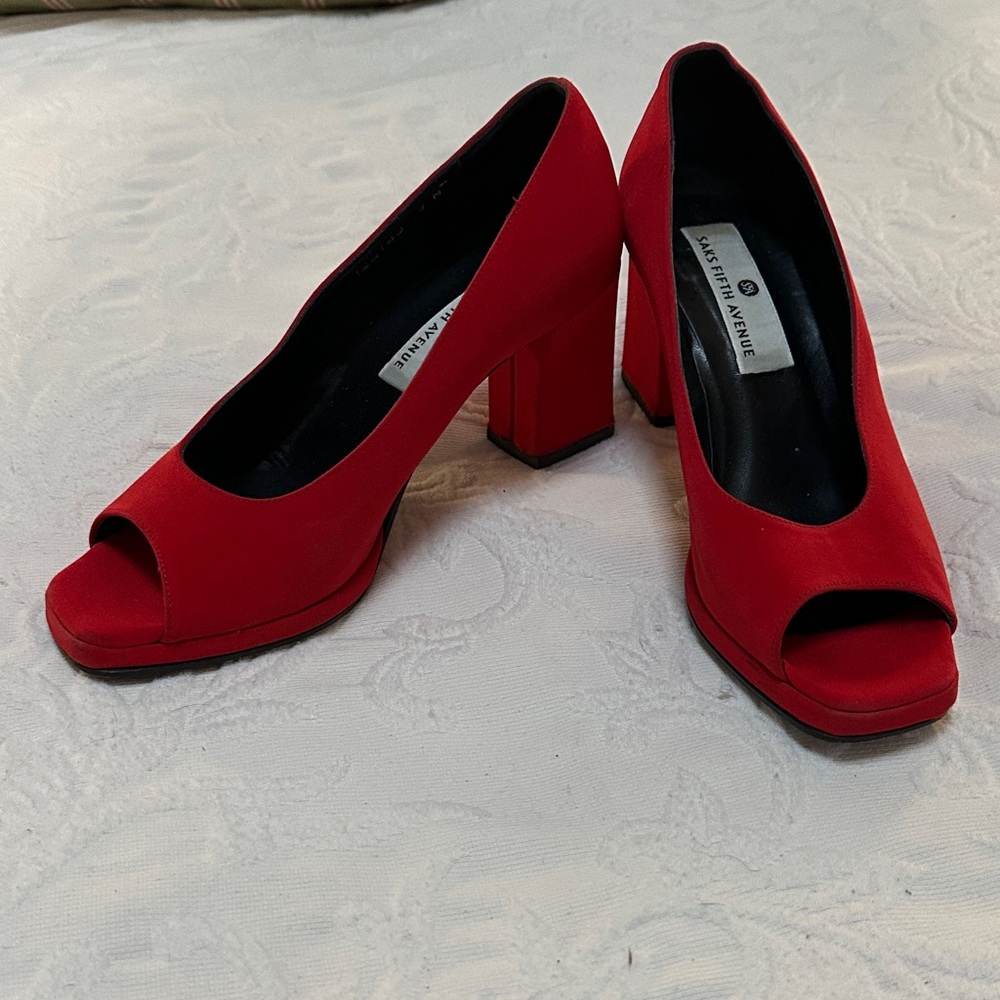 Saks Fifth Avenue Vibrant Red Peep Toe Heels Sz 8